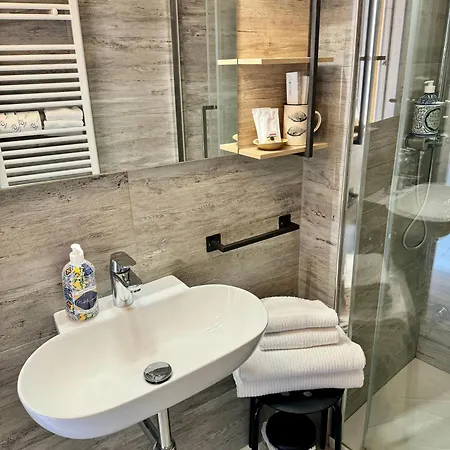 בית הארחה La Piramide מנרולה