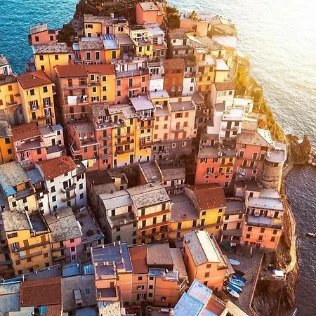 La Piramide * Manarola