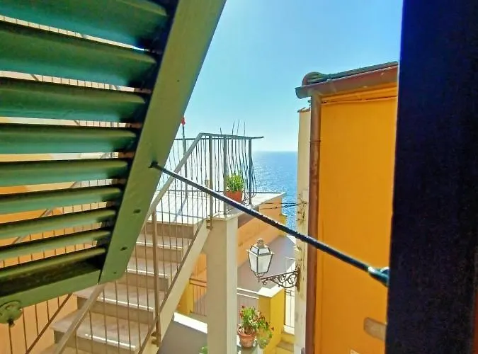 La Piramide Gæstehus Manarola